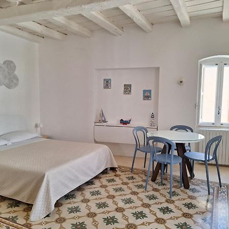 Comes Home Monopoli Exterior foto